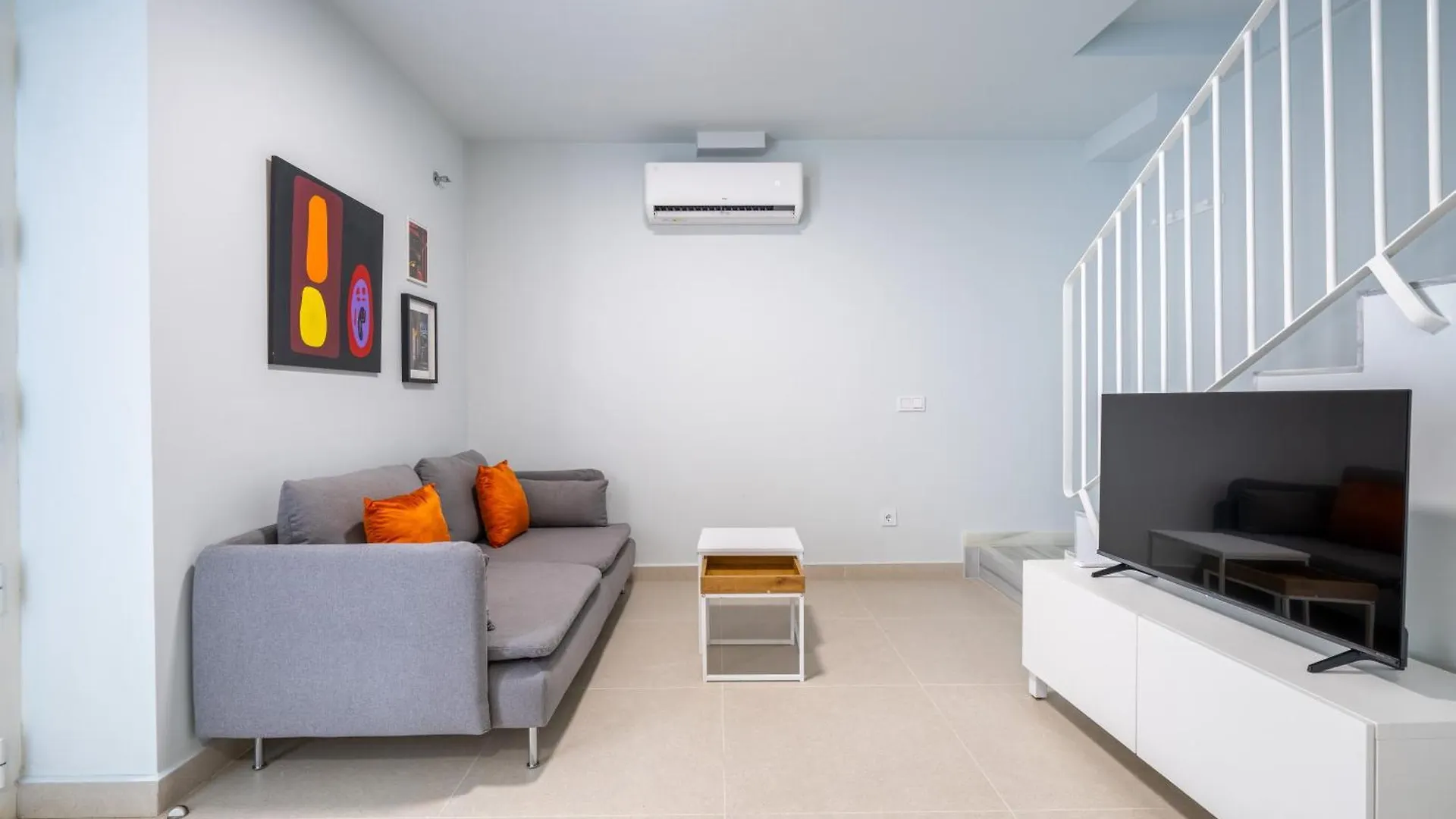 アパート Moott Homes Suites Arco De Braulio Duplex 6 アルメリア スペイン