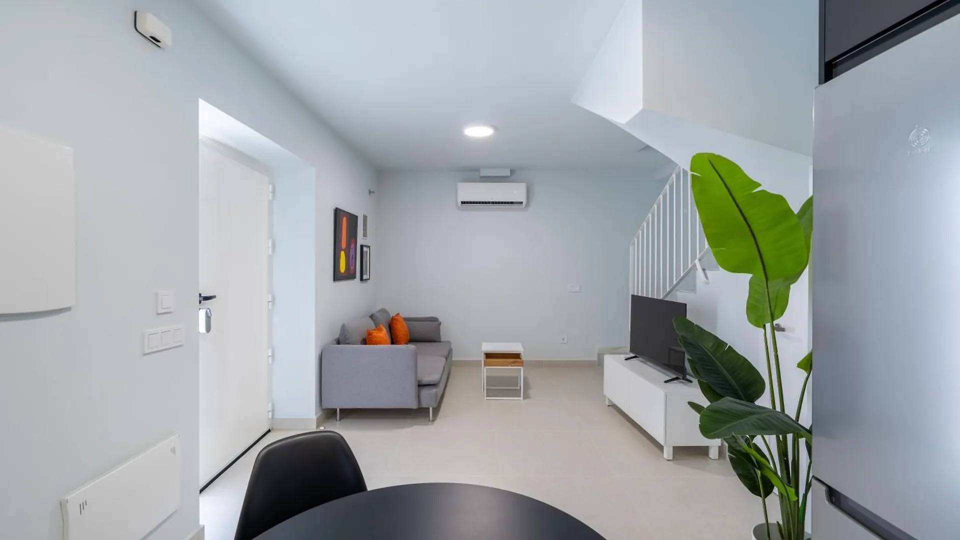 アパート Moott Homes Suites Arco De Braulio Duplex 6 アルメリア